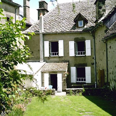 Chambre D'Hotes La Maison De Barrouze Bed & Breakfast Salers Exterior photo